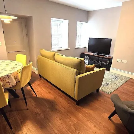 Modern Centre Luxury - Sleeps 6 Lägenhet Galway