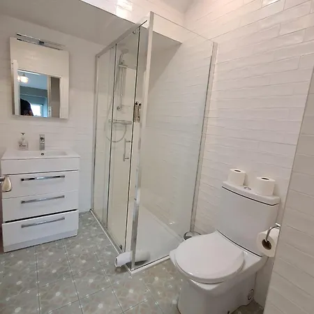 Modern Centre Luxury - Sleeps 6 * غالواي