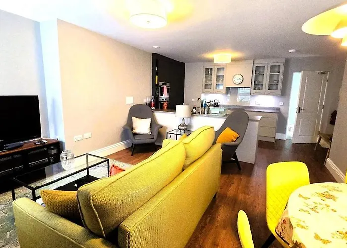 Modern Centre Luxury - Sleeps 6